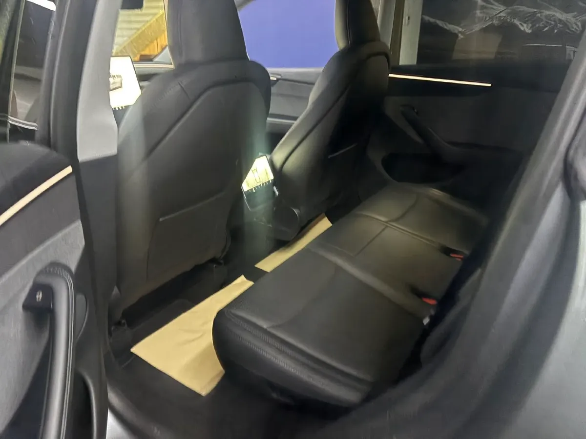 2025 Tesla Model Y BEV 62.5KWH,autocango,china used car exporter,china ev exporter,chinese used car exporter,chinese used ev exporter