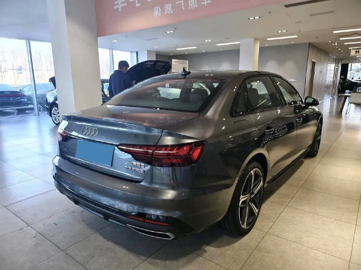 2024 Audi A4L 2.0T 190HP L4 7DCT,autocango,china used car exporter,china ev exporter,chinese used car exporter,chinese used ev exporter