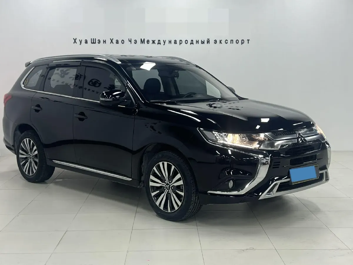 2021 Mitsubishi Outlander 2.0L 166HP L4 CVT,autocango,china used car exporter,china ev exporter,chinese used car exporter,chinese used ev exporter