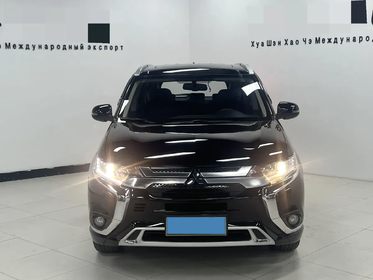 2021 Mitsubishi Outlander 2.0L 166HP L4 CVT,autocango,china used car exporter,china ev exporter,chinese used car exporter,chinese used ev exporter