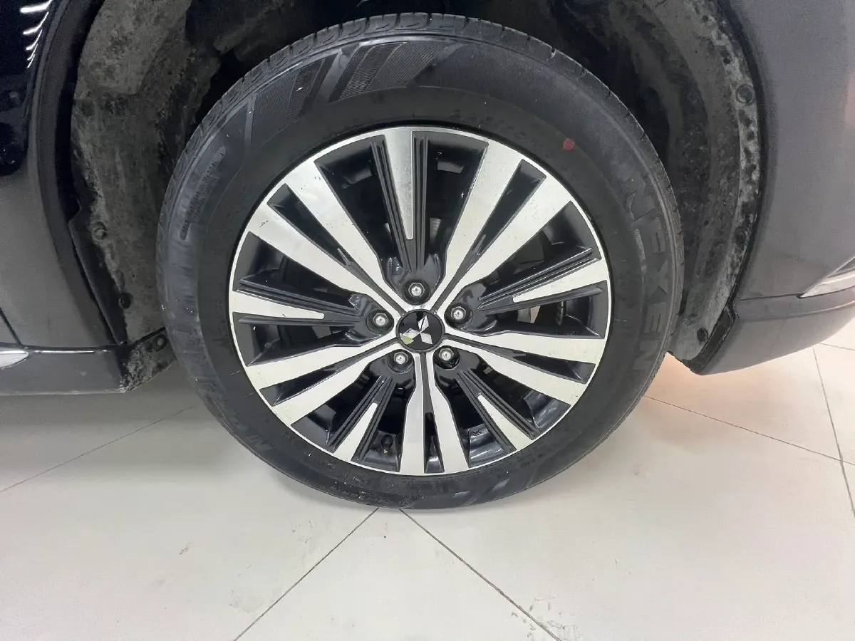 2021 Mitsubishi Outlander 2.0L 166HP L4 CVT,autocango,china used car exporter,china ev exporter,chinese used car exporter,chinese used ev exporter