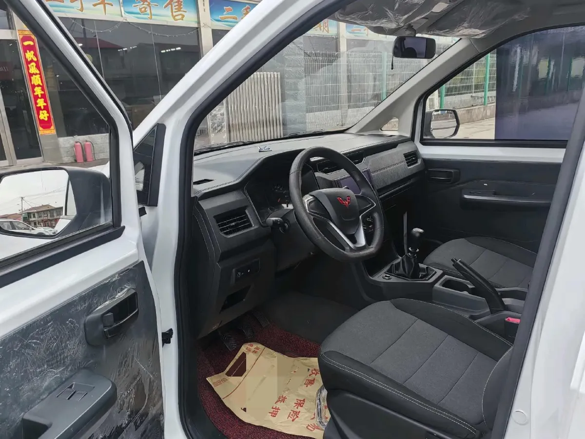 2022 WuLing ZhengChen 2.0L 136HP L4 6MT,autocango,china used car exporter,china ev exporter,chinese used car exporter,chinese used ev exporter