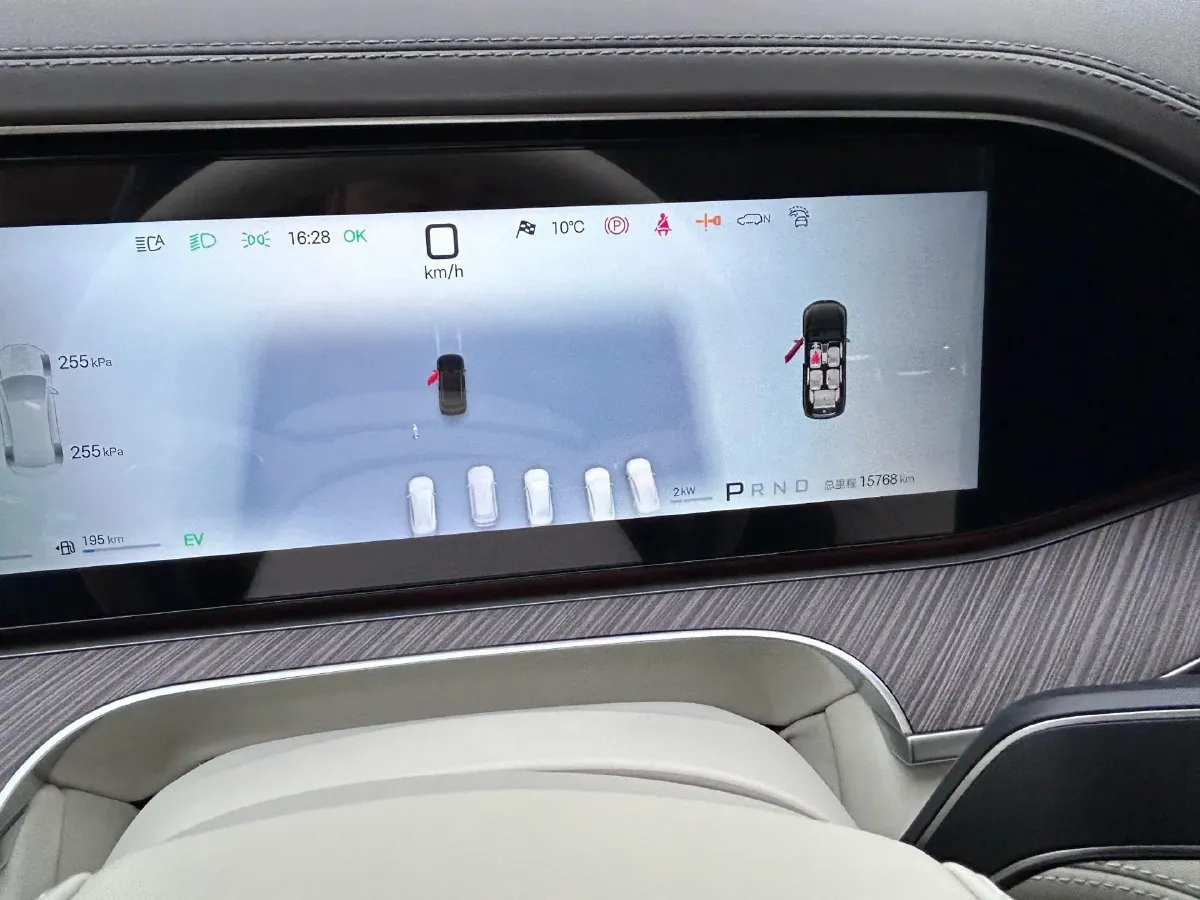 2026 Denza DenzaN9 2.0T 207HP L4 E-CVT PHEV,autocango,china used car exporter,china ev exporter,chinese used car exporter,chinese used ev exporter