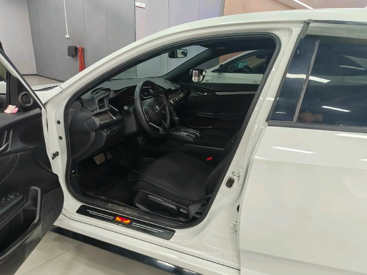 2021 Honda Civic 1.5T 177HP L4 CVT,autocango,china used car exporter,china ev exporter,chinese used car exporter,chinese used ev exporter