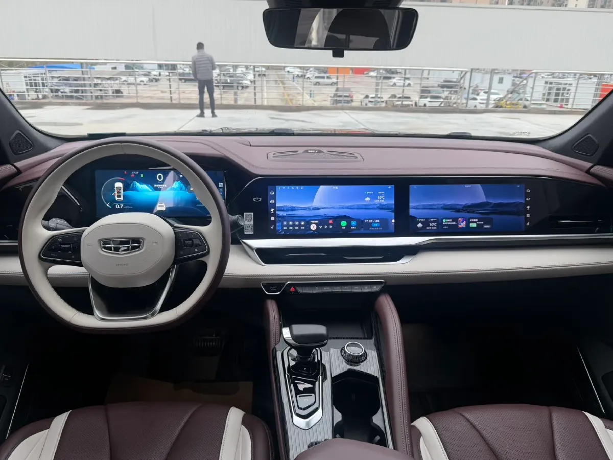 2021 Geely Monjaro 2.0T 218HP L4 7DCT,autocango,china used car exporter,china ev exporter,chinese used car exporter,chinese used ev exporter