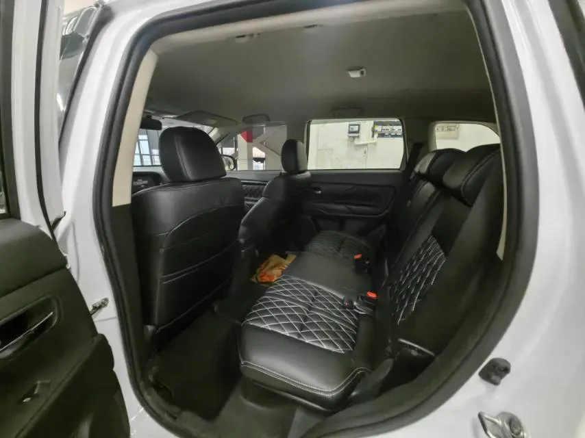 2021 Mitsubishi Outlander 2.0L 166HP L4 CVT,autocango,china used car exporter,china ev exporter,chinese used car exporter,chinese used ev exporter