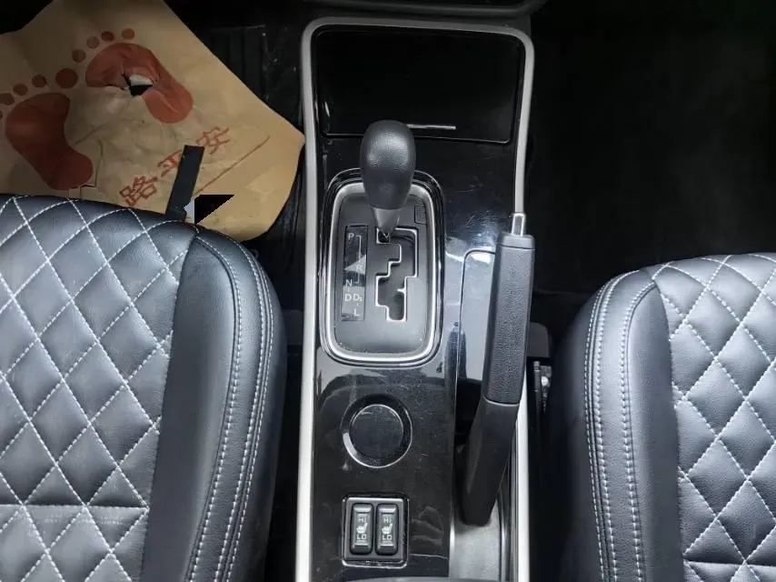 2021 Mitsubishi Outlander 2.0L 166HP L4 CVT,autocango,china used car exporter,china ev exporter,chinese used car exporter,chinese used ev exporter