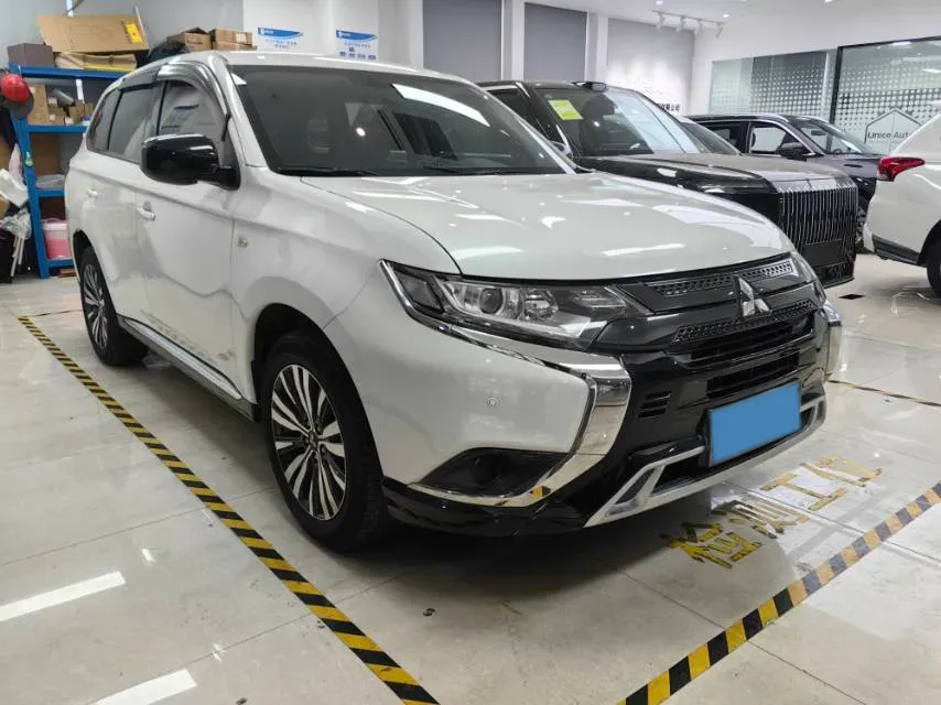 2021 Mitsubishi Outlander 2.0L 166HP L4 CVT,autocango,china used car exporter,china ev exporter,chinese used car exporter,chinese used ev exporter