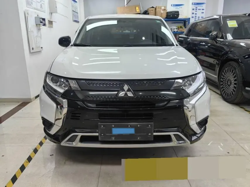 2021 Mitsubishi Outlander 2.0L 166HP L4 CVT,autocango,china used car exporter,china ev exporter,chinese used car exporter,chinese used ev exporter