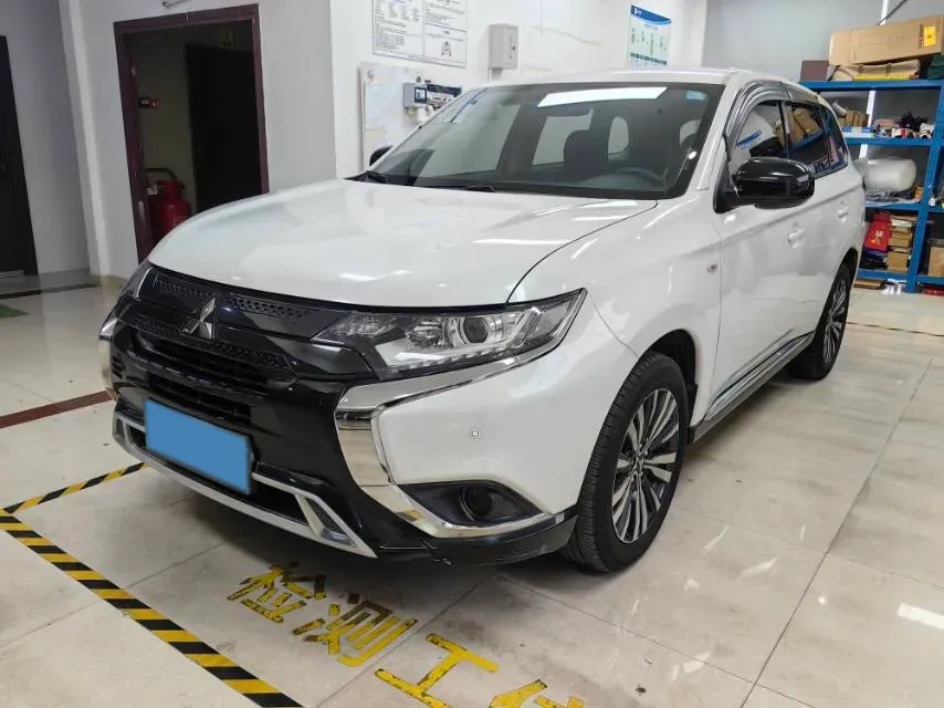 2021 Mitsubishi Outlander 2.0L 166HP L4 CVT,autocango,china used car exporter,china ev exporter,chinese used car exporter,chinese used ev exporter