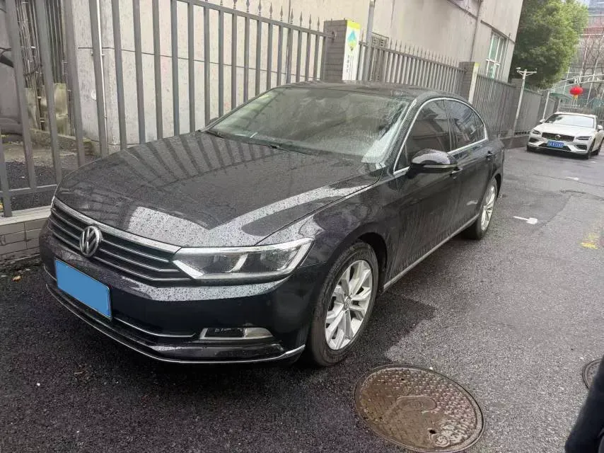 2018 Volkswagen Magotan 1.8T 180HP L4 7DCT,autocango,china used car exporter,china ev exporter,chinese used car exporter,chinese used ev exporter