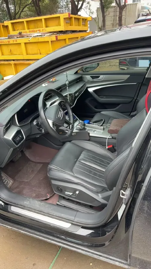 2024 Audi A6L 2.0T 245HP L4 7DCT,autocango,china used car exporter,china ev exporter,chinese used car exporter,chinese used ev exporter