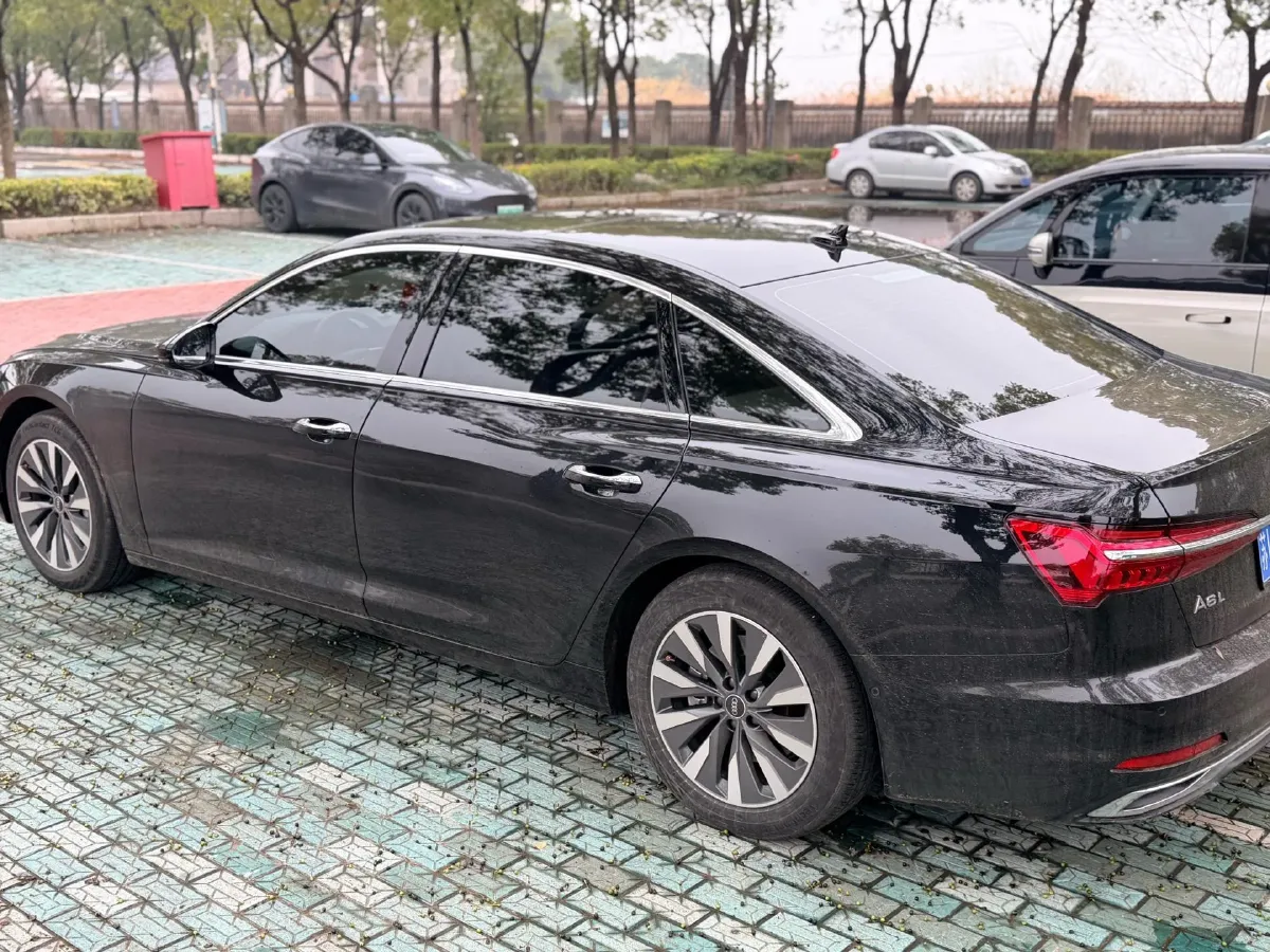 2024 Audi A6L 2.0T 245HP L4 7DCT,autocango,china used car exporter,china ev exporter,chinese used car exporter,chinese used ev exporter