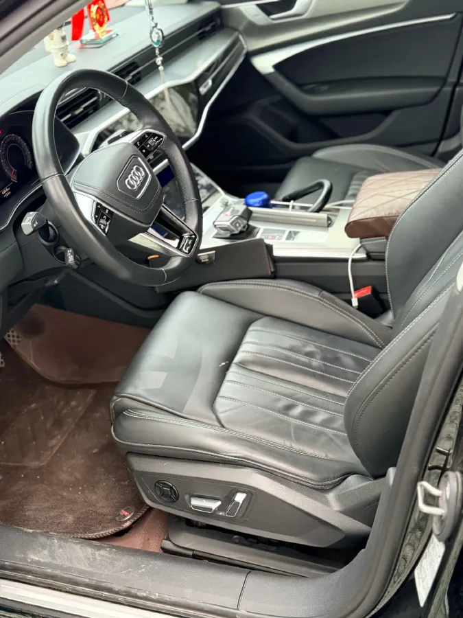 2024 Audi A6L 2.0T 245HP L4 7DCT,autocango,china used car exporter,china ev exporter,chinese used car exporter,chinese used ev exporter