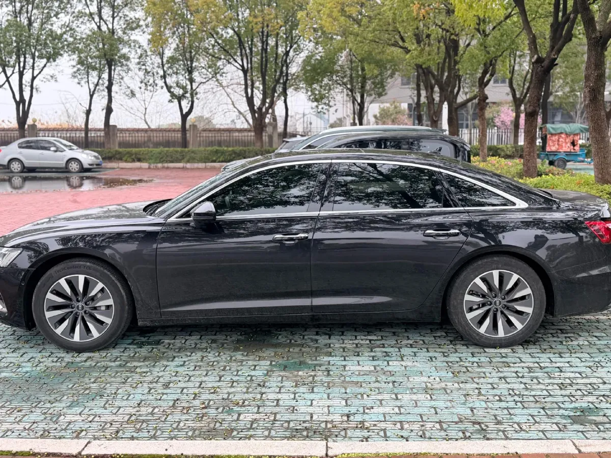 2024 Audi A6L 2.0T 245HP L4 7DCT,autocango,china used car exporter,china ev exporter,chinese used car exporter,chinese used ev exporter