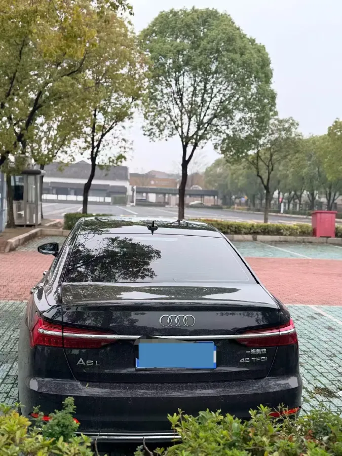 2024 Audi A6L 2.0T 245HP L4 7DCT,autocango,china used car exporter,china ev exporter,chinese used car exporter,chinese used ev exporter
