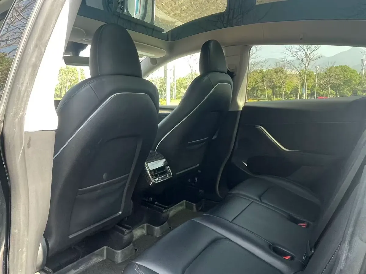 2022 Tesla Model Y BEV 60KWH,autocango,china used car exporter,china ev exporter,chinese used car exporter,chinese used ev exporter