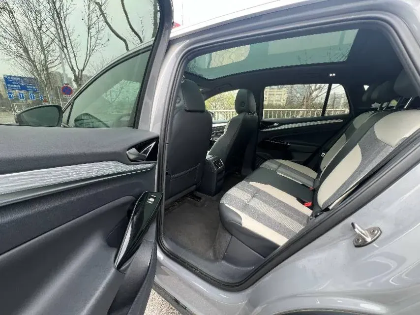 2024 Volkswagen ID.4 Crozz BEV 55.7KWH,autocango,china used car exporter,china ev exporter,chinese used car exporter,chinese used ev exporter