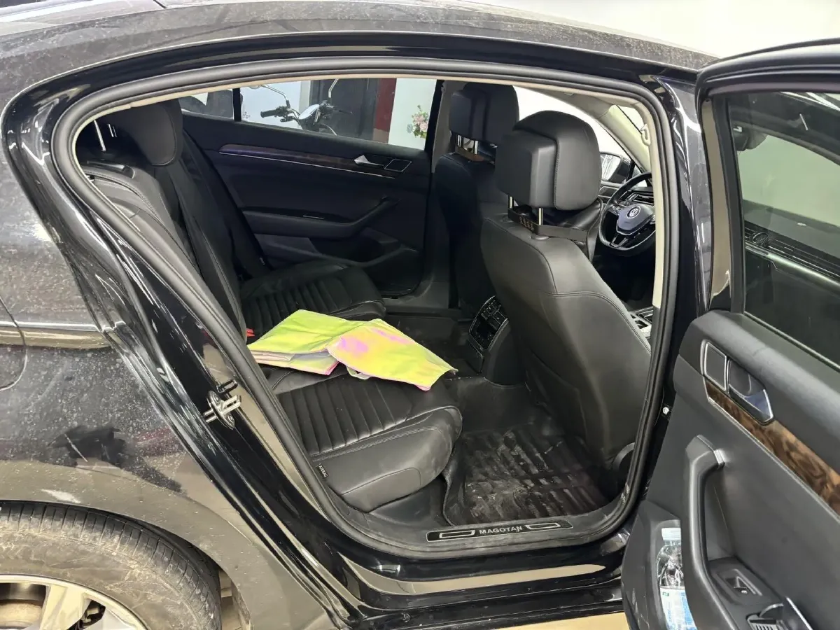 2019 Volkswagen Magotan 2.0T 186HP L4 7DCT,autocango,china used car exporter,china ev exporter,chinese used car exporter,chinese used ev exporter