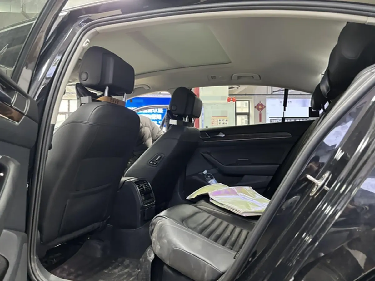 2019 Volkswagen Magotan 2.0T 186HP L4 7DCT,autocango,china used car exporter,china ev exporter,chinese used car exporter,chinese used ev exporter