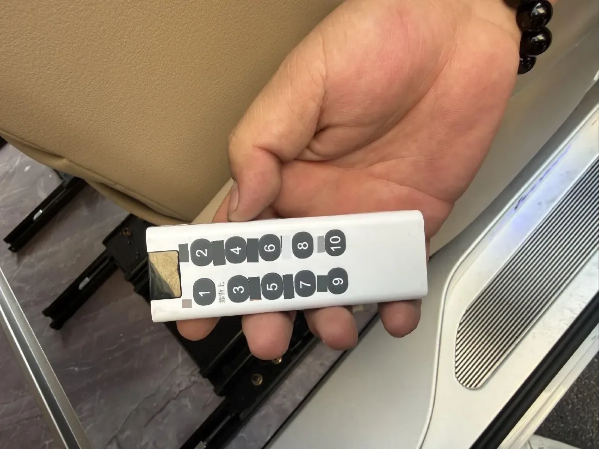 2025 Buick GL8 1.5T 180HP L4 2DHT PHEV,autocango,china used car exporter,china ev exporter,chinese used car exporter,chinese used ev exporter