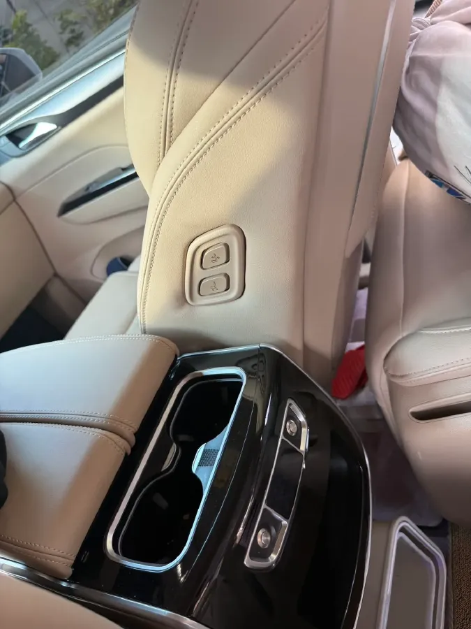 2025 Buick GL8 1.5T 180HP L4 2DHT PHEV,autocango,china used car exporter,china ev exporter,chinese used car exporter,chinese used ev exporter