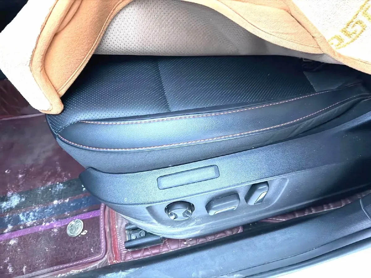 2025 Skoda Karoq 1.4T 150HP L4 7DCT,autocango,china used car exporter,china ev exporter,chinese used car exporter,chinese used ev exporter