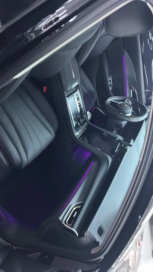 2024 HongQi H5 2.0T 224HP L4 8AT,autocango,china used car exporter,china ev exporter,chinese used car exporter,chinese used ev exporter