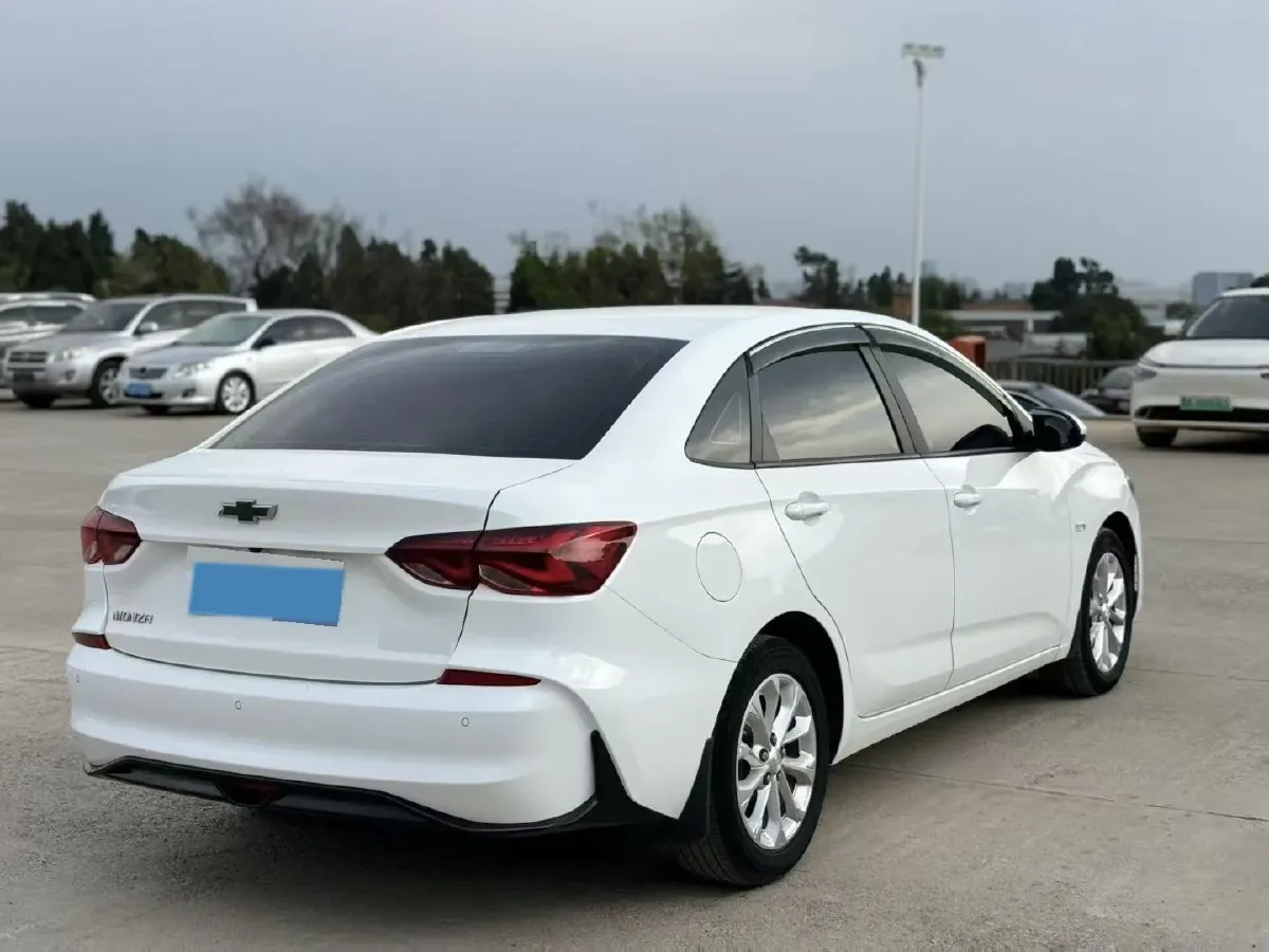 2023 Chevrolet Monza 1.5L 113HP L4 6DCT,autocango,china used car exporter,china ev exporter,chinese used car exporter,chinese used ev exporter
