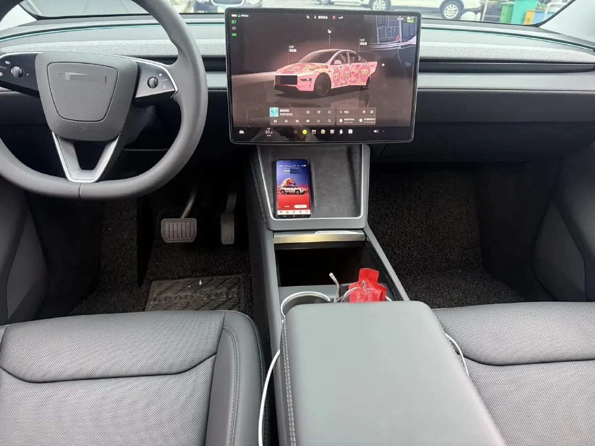 2025 Tesla Model Y BEV 62.5KWH,autocango,china used car exporter,china ev exporter,chinese used car exporter,chinese used ev exporter