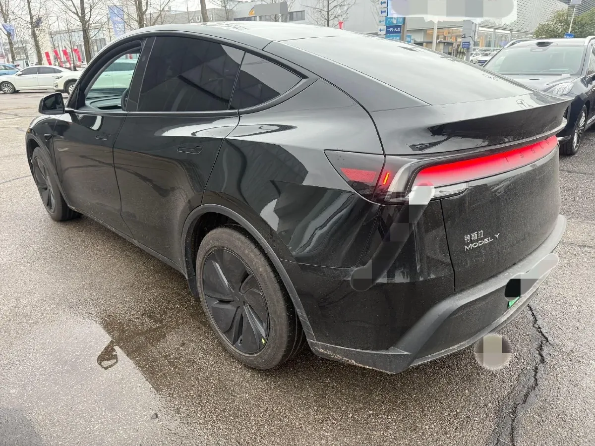 2025 Tesla Model Y BEV 62.5KWH,autocango,china used car exporter,china ev exporter,chinese used car exporter,chinese used ev exporter