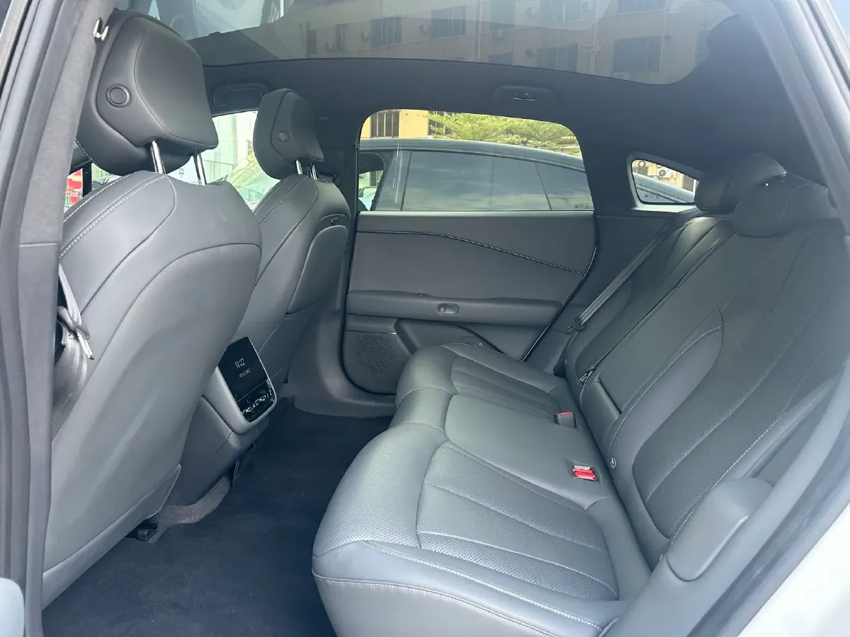 2024 Xpeng P7+ BEV 60.7KWH,autocango,china used car exporter,china ev exporter,chinese used car exporter,chinese used ev exporter