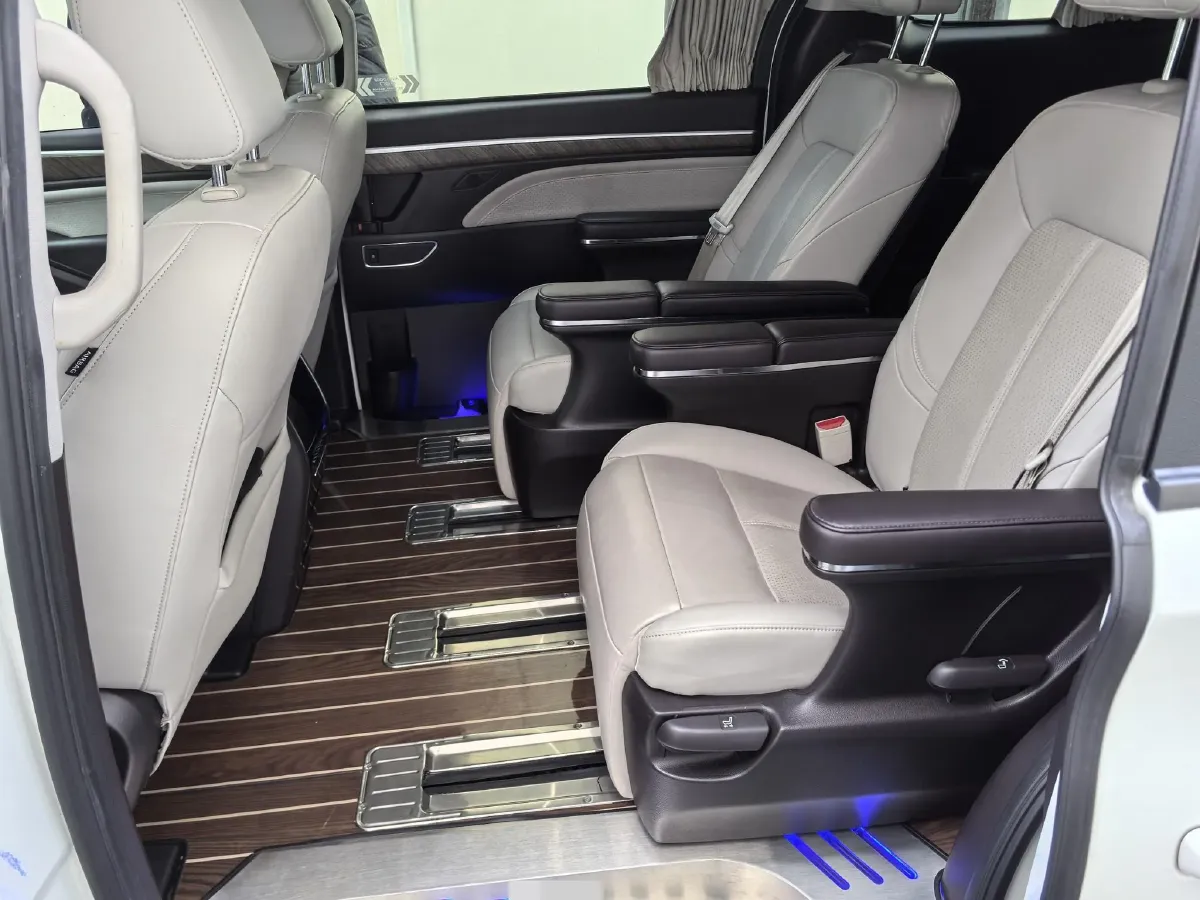 2021 GAC Trumpchi M8 2.0T 252HP L4 8AT,autocango,china used car exporter,china ev exporter,chinese used car exporter,chinese used ev exporter