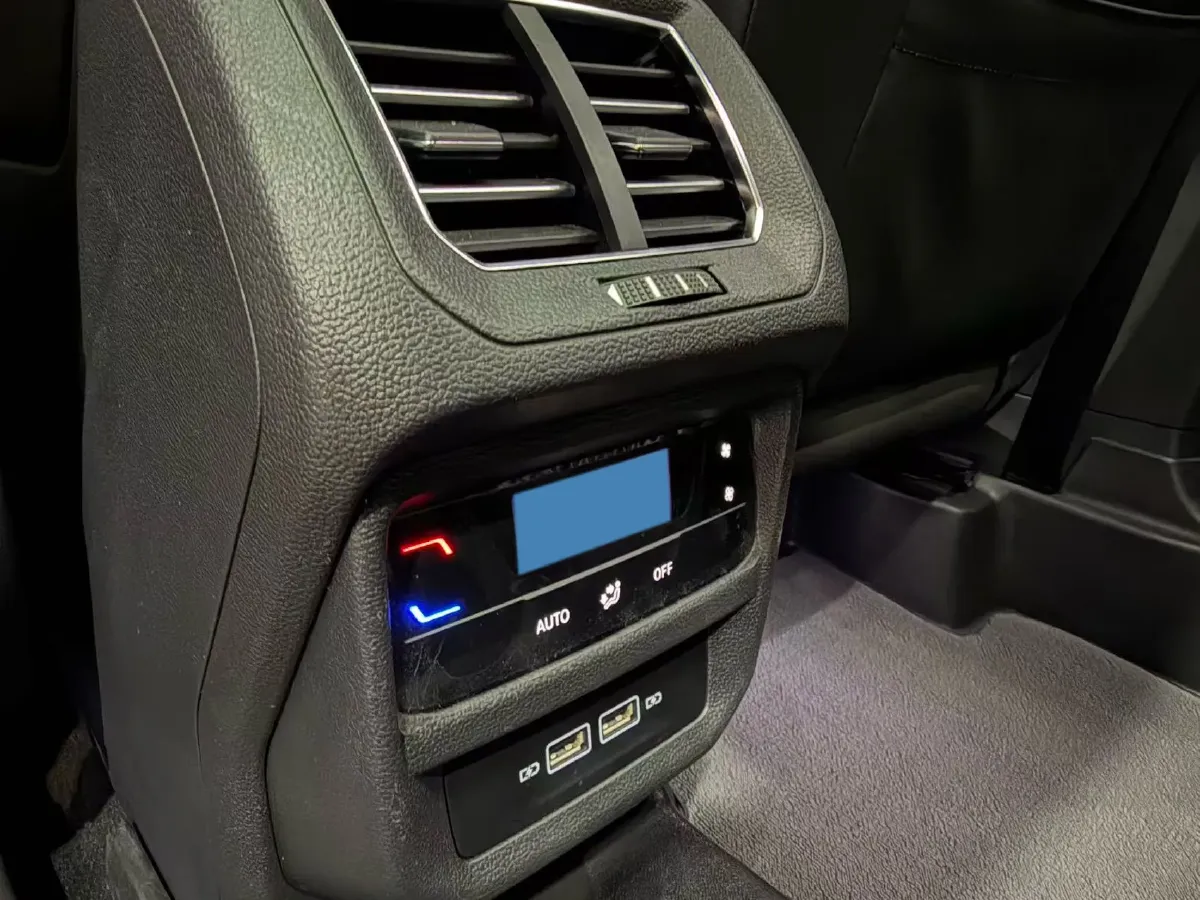 2023 Volkswagen Tayron 2.0T 220HP L4 7DCT,autocango,china used car exporter,china ev exporter,chinese used car exporter,chinese used ev exporter