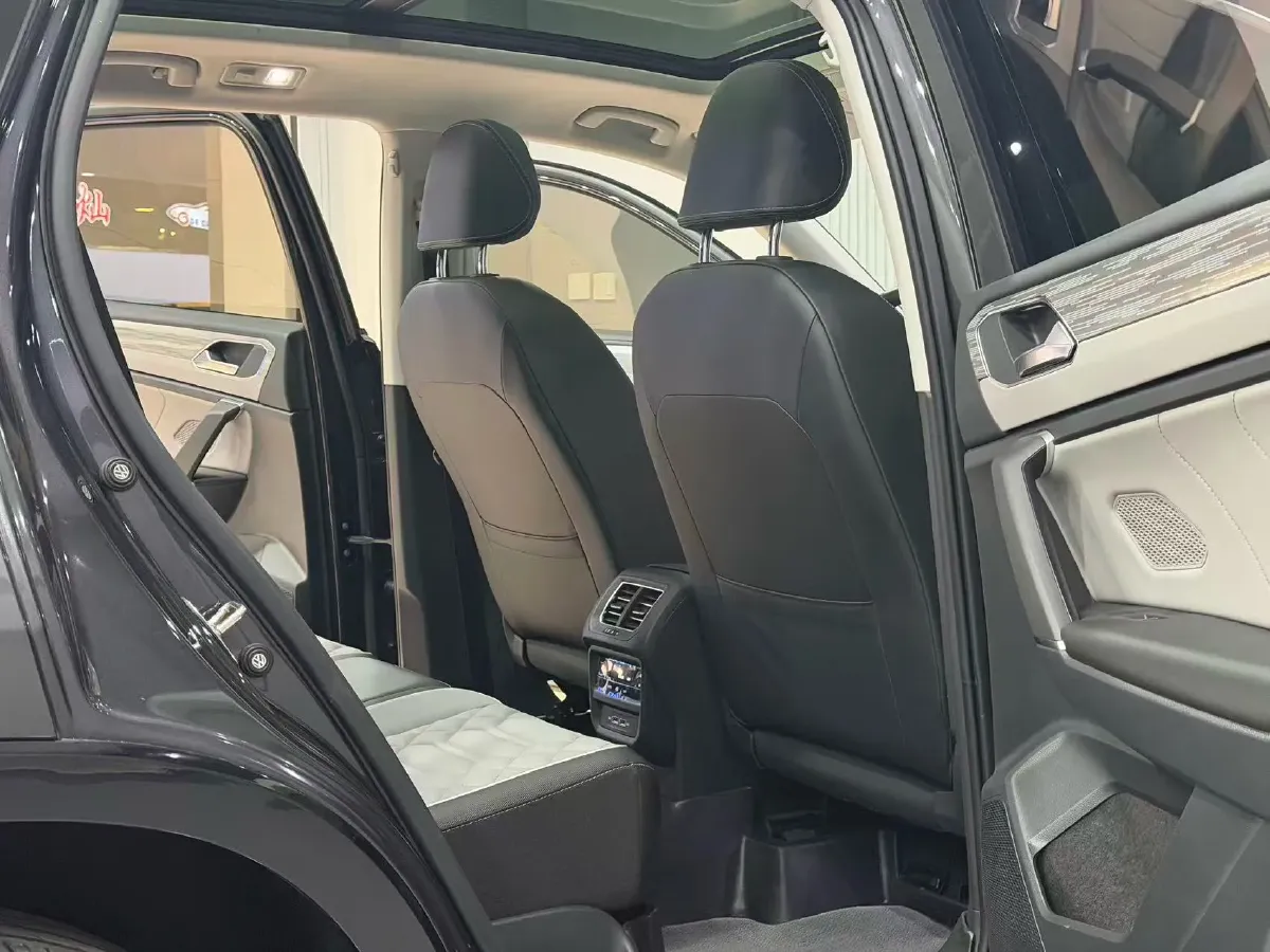 2023 Volkswagen Tayron 2.0T 220HP L4 7DCT,autocango,china used car exporter,china ev exporter,chinese used car exporter,chinese used ev exporter