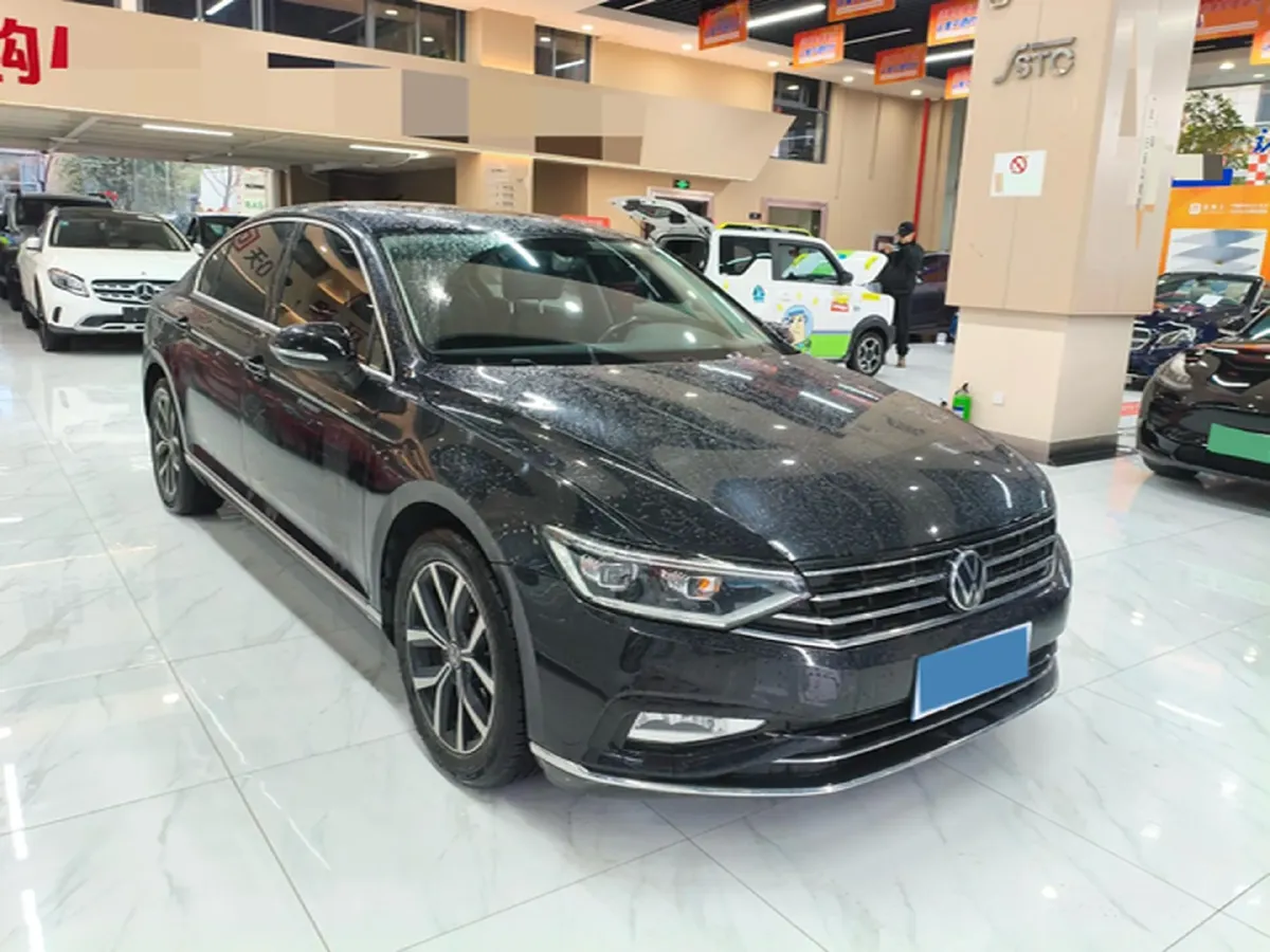 2020 Volkswagen Magotan 2.0T 186HP L4 7DCT,autocango,china used car exporter,china ev exporter,chinese used car exporter,chinese used ev exporter