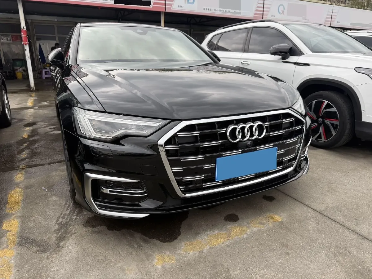 2025 Audi A6L 2.0T 245HP L4 7DCT,autocango,china used car exporter,china ev exporter,chinese used car exporter,chinese used ev exporter