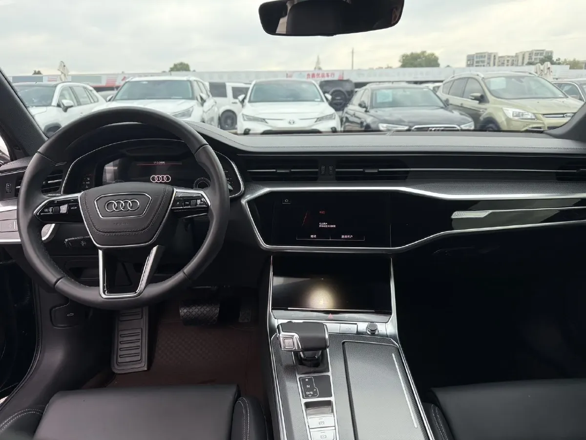 2025 Audi A6L 2.0T 245HP L4 7DCT,autocango,china used car exporter,china ev exporter,chinese used car exporter,chinese used ev exporter