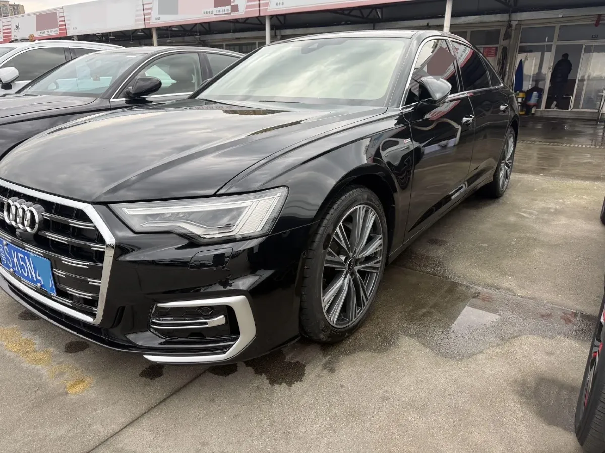 2025 Audi A6L 2.0T 245HP L4 7DCT,autocango,china used car exporter,china ev exporter,chinese used car exporter,chinese used ev exporter