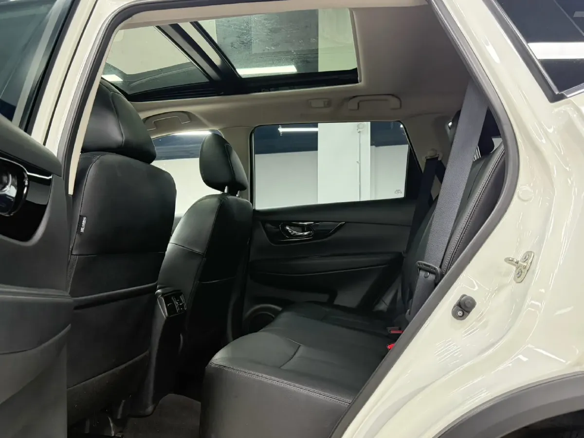 2022 Nissan X-Trail 2.0L 151HP L4 CVT,autocango,china used car exporter,china ev exporter,chinese used car exporter,chinese used ev exporter