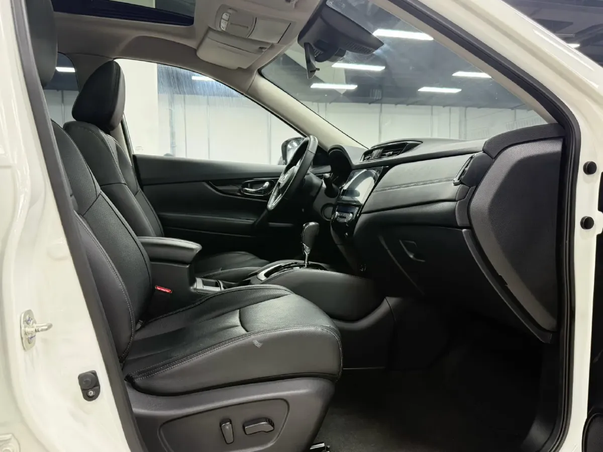 2022 Nissan X-Trail 2.0L 151HP L4 CVT,autocango,china used car exporter,china ev exporter,chinese used car exporter,chinese used ev exporter