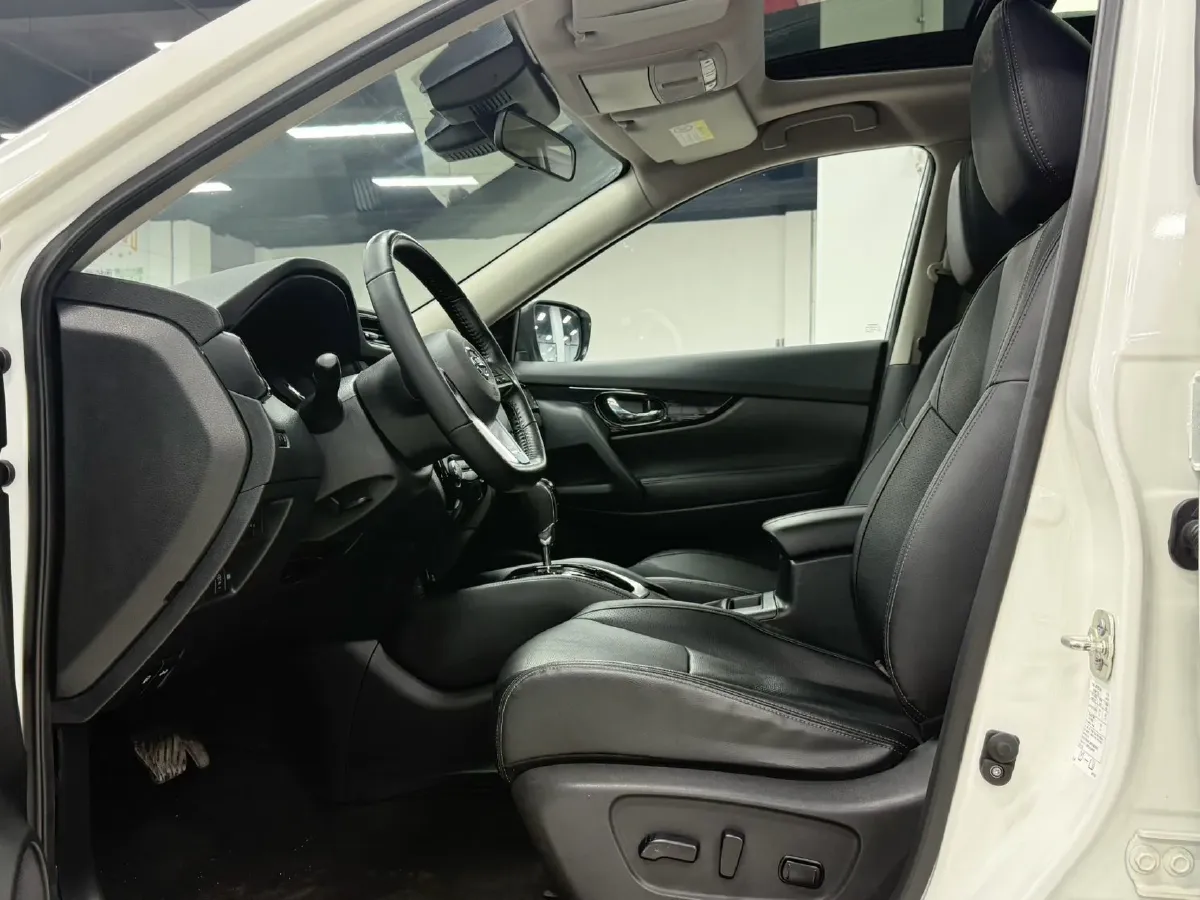 2022 Nissan X-Trail 2.0L 151HP L4 CVT,autocango,china used car exporter,china ev exporter,chinese used car exporter,chinese used ev exporter