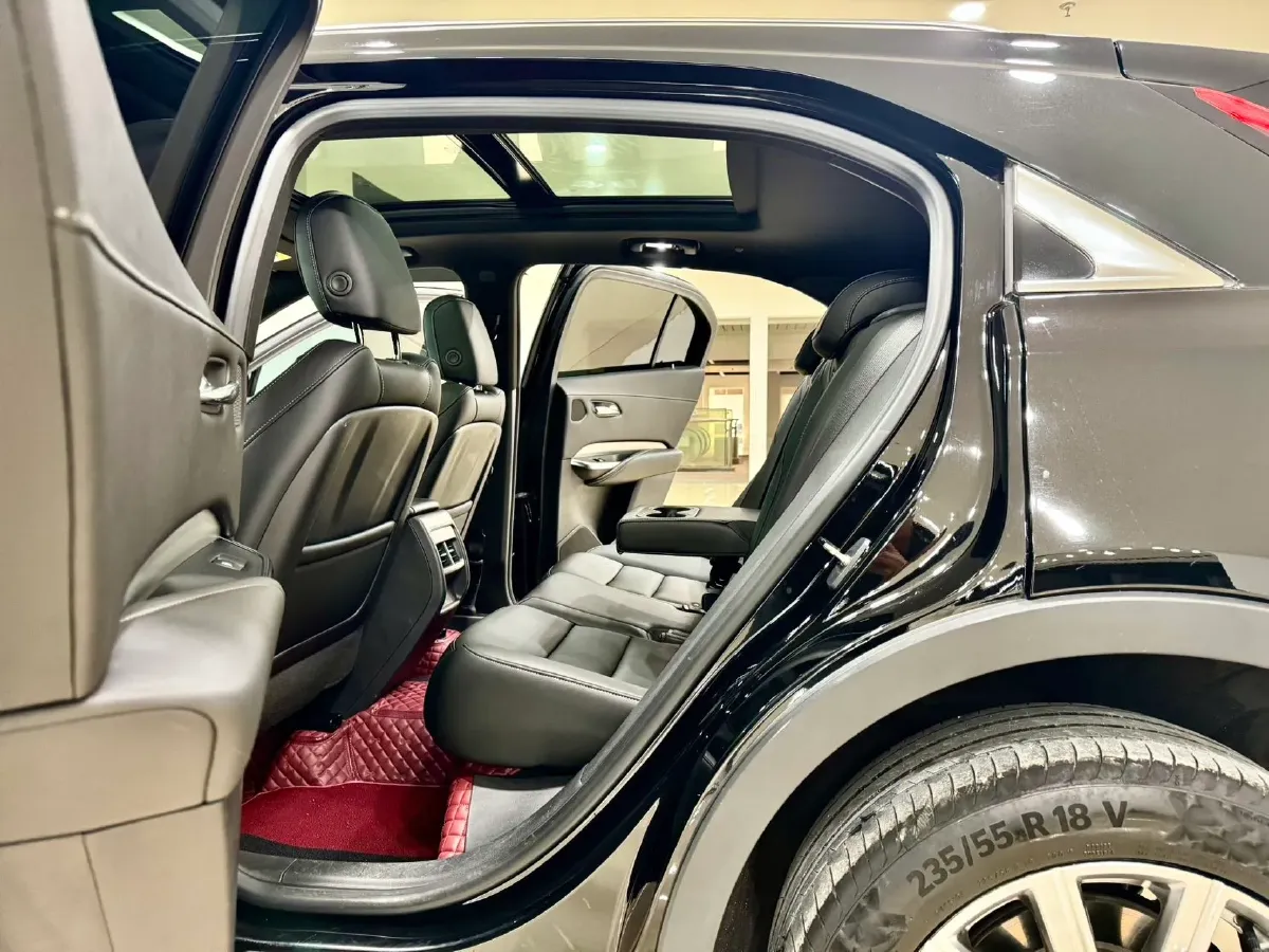 2021 Cadillac XT4 2.0T 237HP L4 9AT,autocango,china used car exporter,china ev exporter,chinese used car exporter,chinese used ev exporter