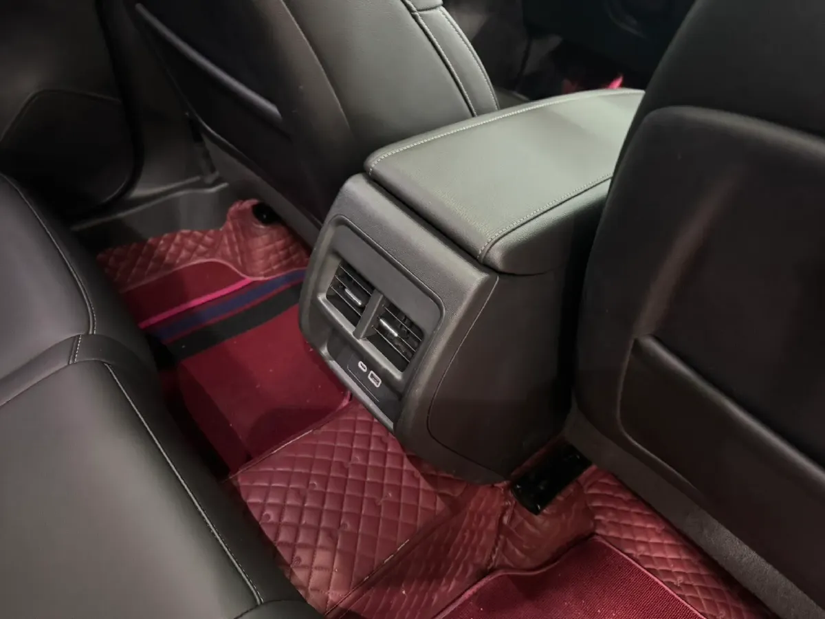 2021 Cadillac XT4 2.0T 237HP L4 9AT,autocango,china used car exporter,china ev exporter,chinese used car exporter,chinese used ev exporter