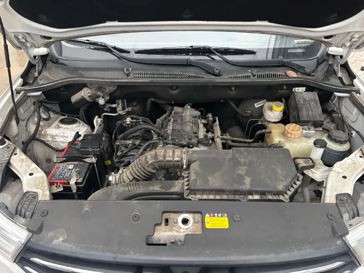 2021 WuLing HongGuang 1.5L 99HP L4 6MT,autocango,china used car exporter,china ev exporter,chinese used car exporter,chinese used ev exporter