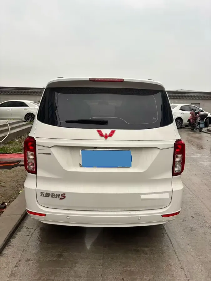 2021 WuLing HongGuang 1.5L 99HP L4 6MT,autocango,china used car exporter,china ev exporter,chinese used car exporter,chinese used ev exporter