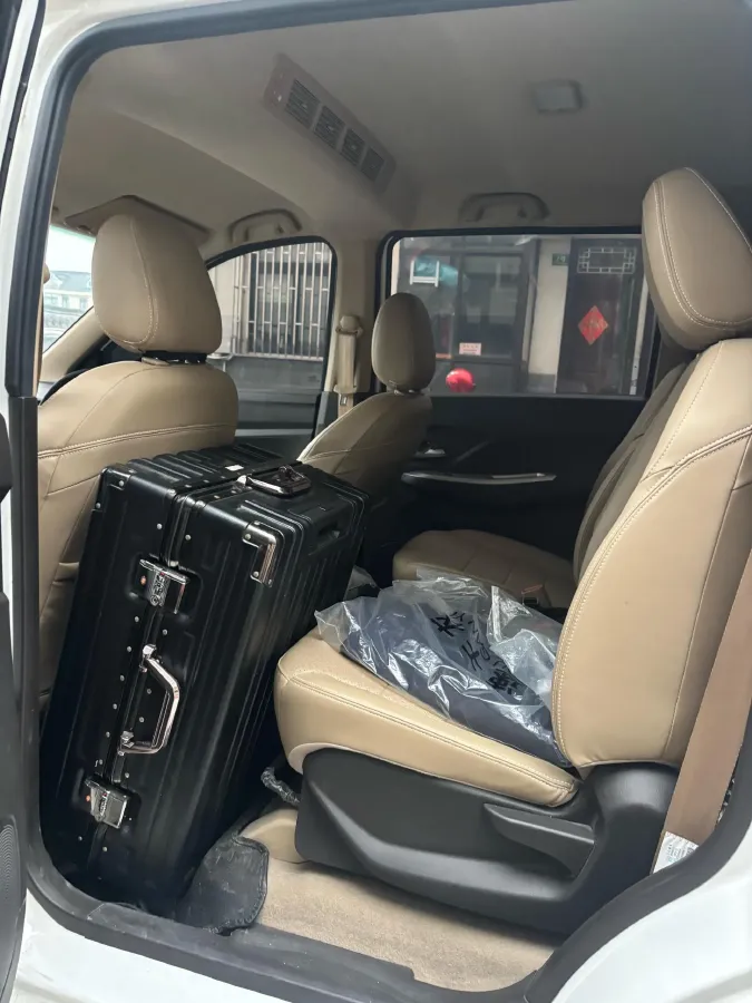 2021 WuLing HongGuang 1.5L 99HP L4 6MT,autocango,china used car exporter,china ev exporter,chinese used car exporter,chinese used ev exporter