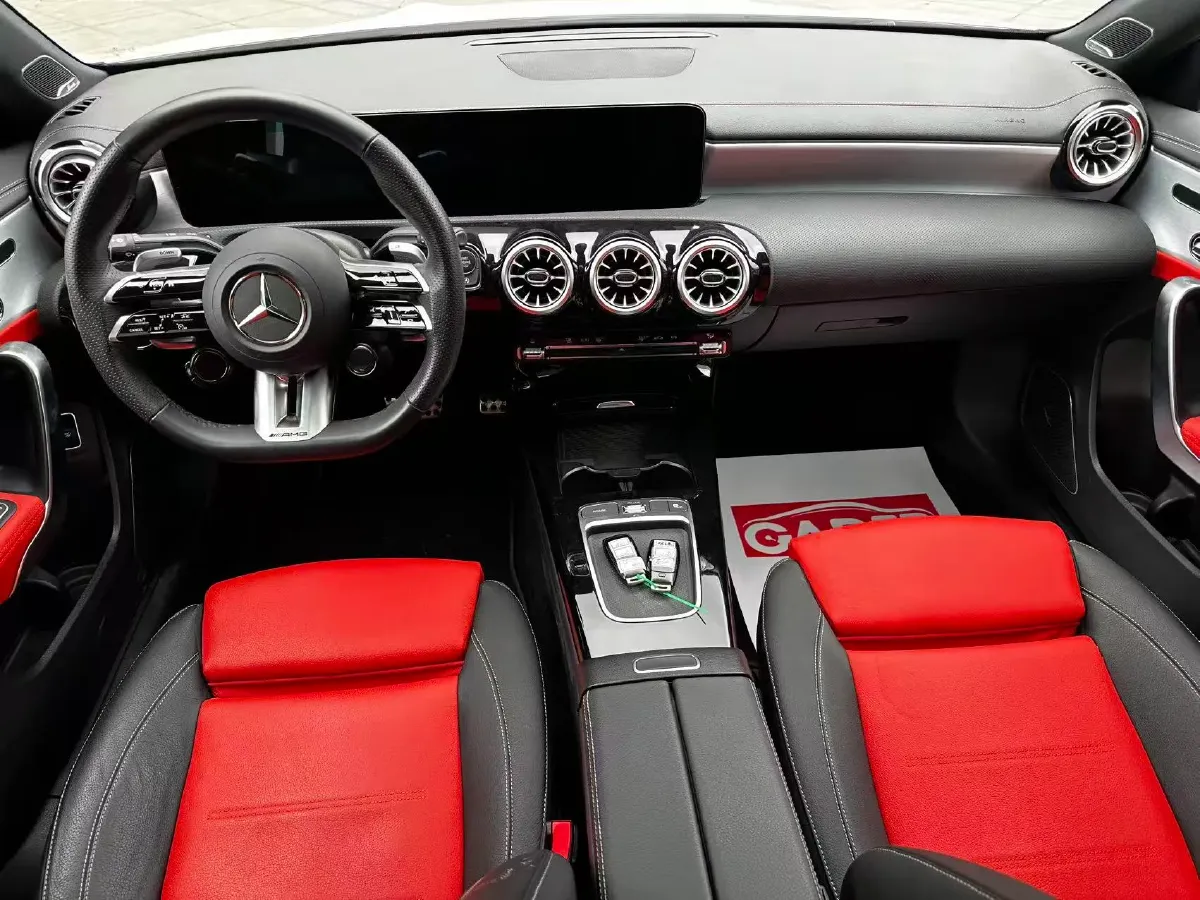 2025 Mercedes-Benz A AMG 2.0T 306HP L4 8DCT,autocango,china used car exporter,china ev exporter,chinese used car exporter,chinese used ev exporter