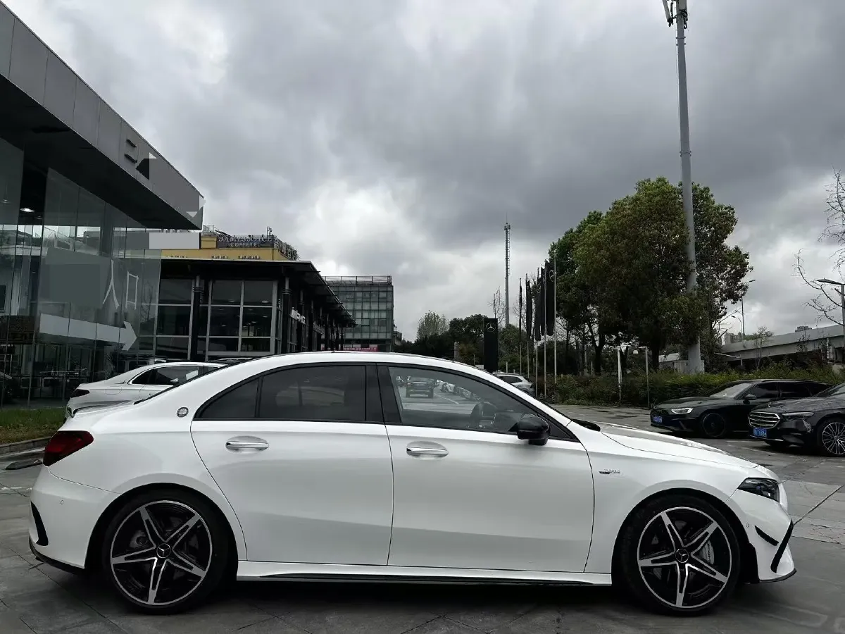 2025 Mercedes-Benz A AMG 2.0T 306HP L4 8DCT,autocango,china used car exporter,china ev exporter,chinese used car exporter,chinese used ev exporter