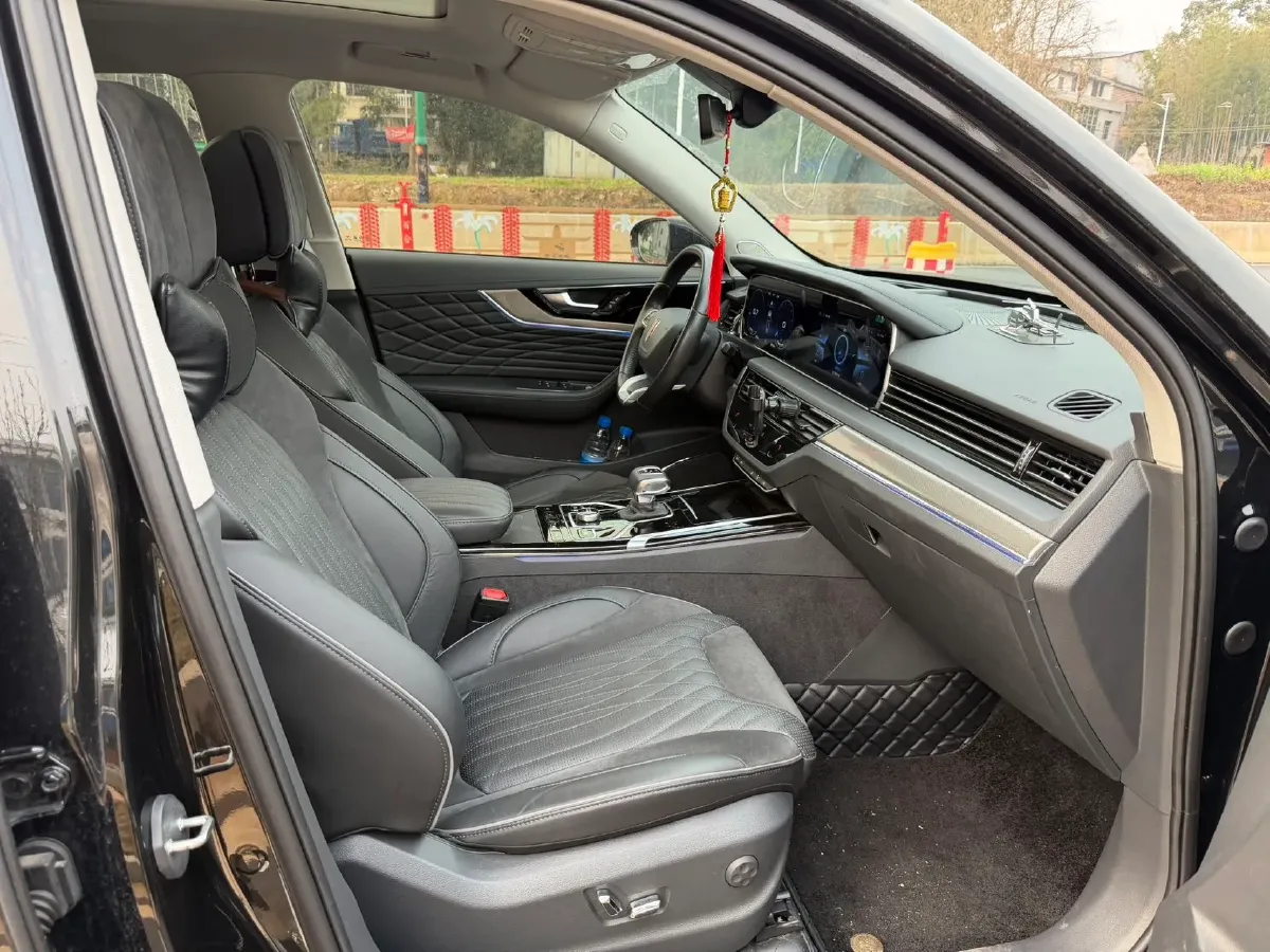 2022 HongQi HS5 2.0T 224HP L4 6AT,autocango,china used car exporter,china ev exporter,chinese used car exporter,chinese used ev exporter